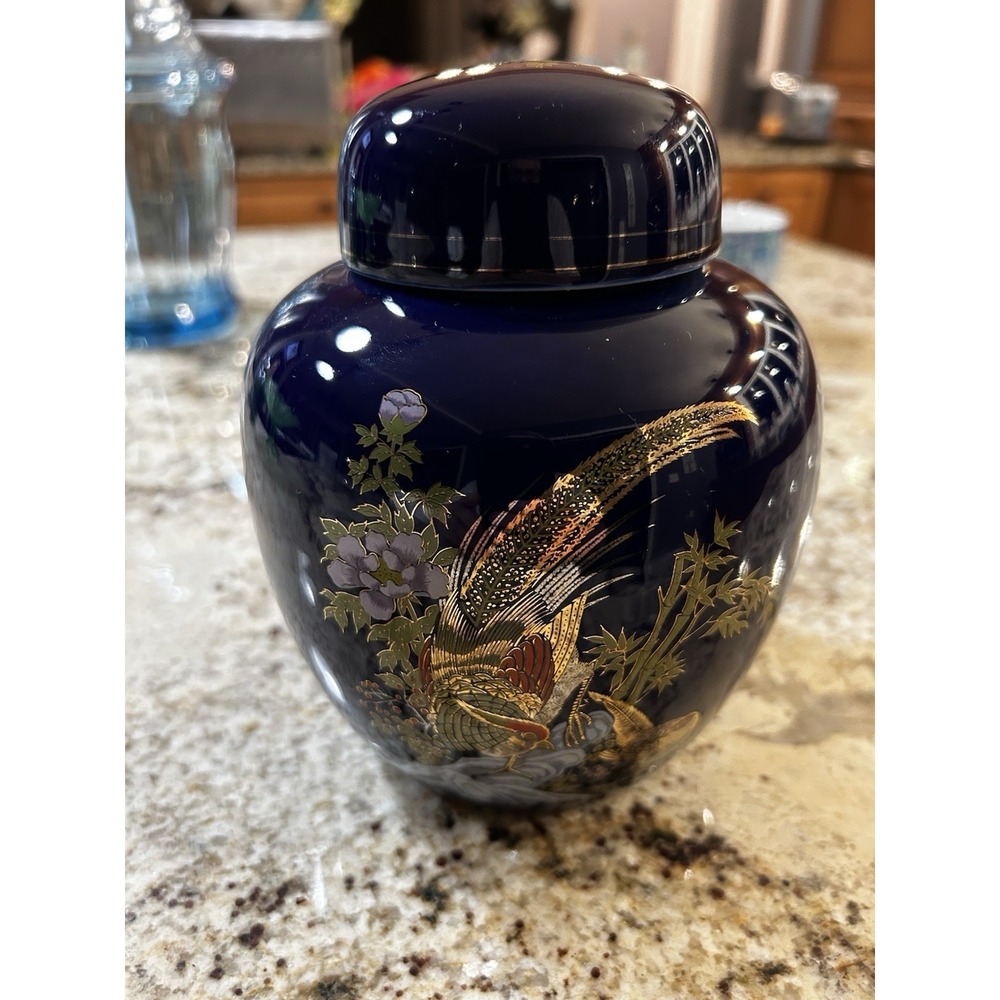 Vintage‎ Blue Porcelain Ginger Jar Lidded Vase Gold Pheasant Bird Taiwan - Picture 8 of 12